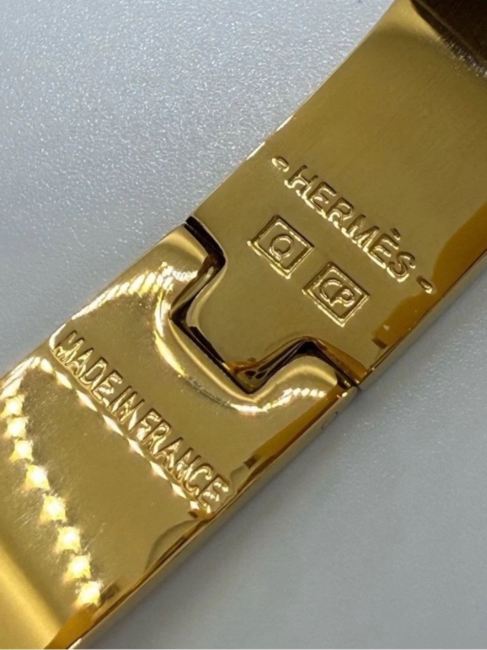 HERMÊS Clic H Bracelet - Picture 11 of 12